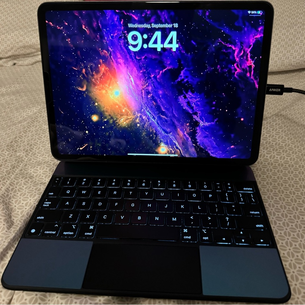 iPad Pro 11” M1 256gb with Magic Keyboard